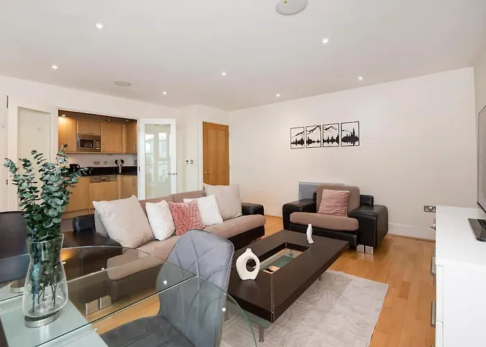Charming 2 Bed Thames View